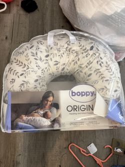 boppy nursing pillow
