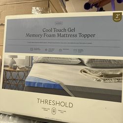 THRESHOLD Cool Touch Gel Memory Foam Mattress Topper