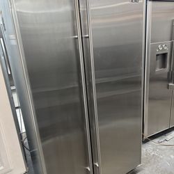 42” Built-In Refrigerator – Excellent Condition – Delivery Available