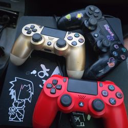 Ps4 With 3 Sony Controllers