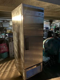 Commercial refrigarator