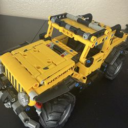 PREBUILT Lego Technic Jeep Wrangler 42122