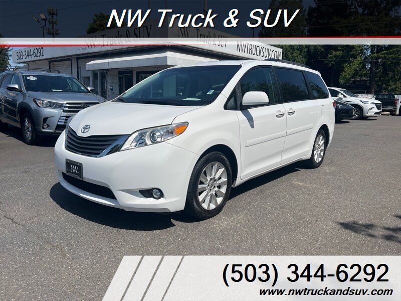 2014 Toyota Sienna XLE 7 Passenger