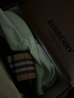 Burberry slides size EU 35 (Trades Available )