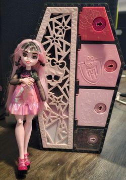 Monster High Skulltimate Secrets Fearidescent Frights Draculaura