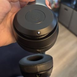 SOLO BEATS 3 WiFi Headphones 