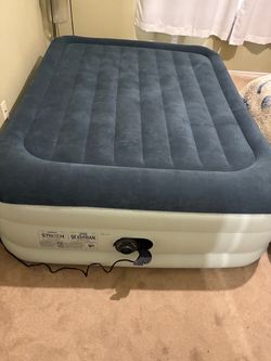 INTEX  QUEEN. AIR. BED