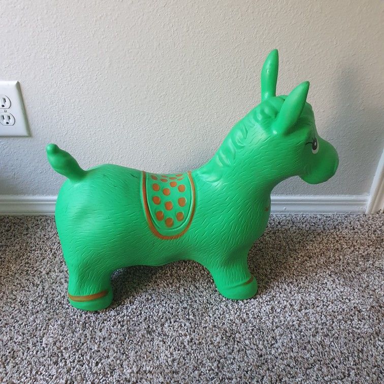 Inflatable Ride-on Bouncy Animal Hopper – Horse, Cow or Unicorn – Kids Space Hopper Bouncer with Hand Pump – Jumping Toy for Indoor/Outdoor Play