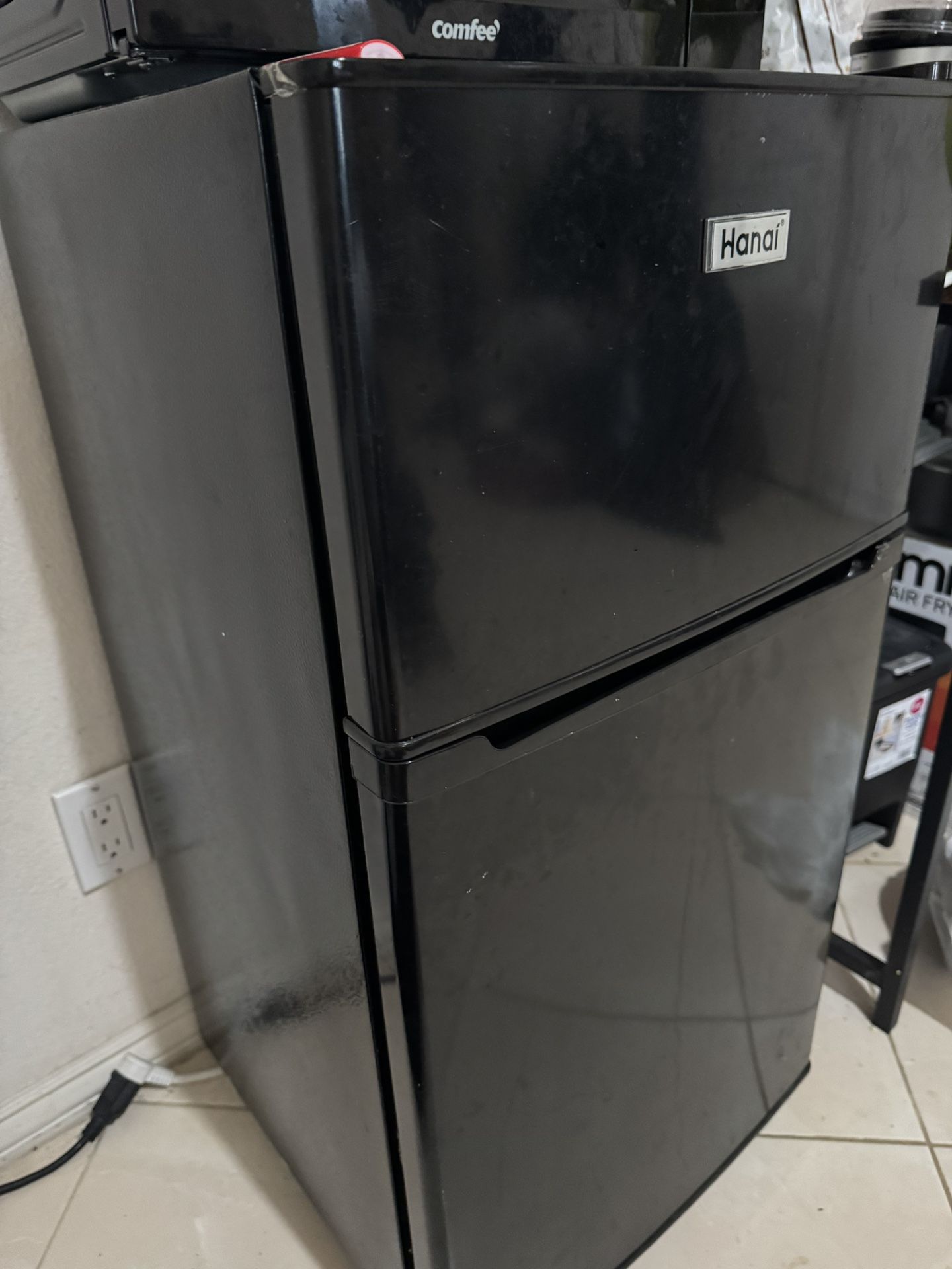 Hanai Mini Fridge With Freezer