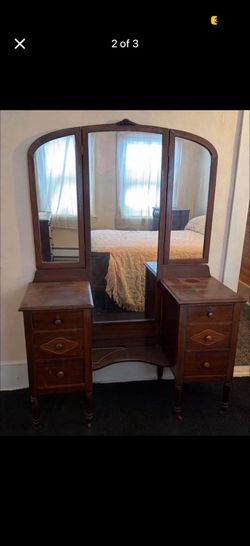 Vintage antiques bedroom set