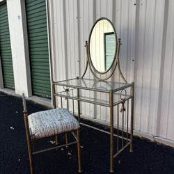 Glass Top Vanity With Vanity Chair 