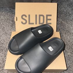 Yeezy Slides Onyx/Dark Onyx