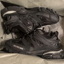 Balenciaga Track Led (40)