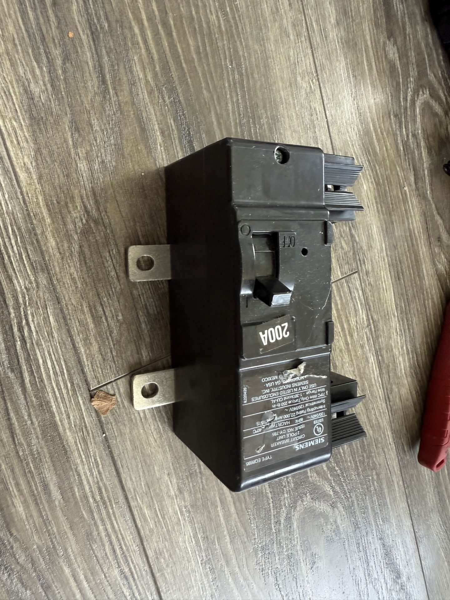 200 Amp Siemens Breaker , New