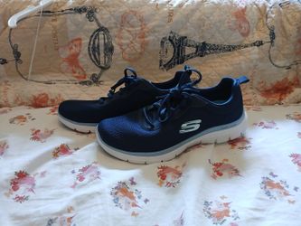 Tennis Skechers