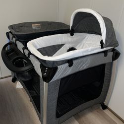 Playpen/Basinet/Changing Table 