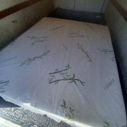 Mattress California King Size, New, Plastic sealed, Memory Foam, beautiful soft cover  , With Box Springs, $300 pick up  only, in Hacienda heights