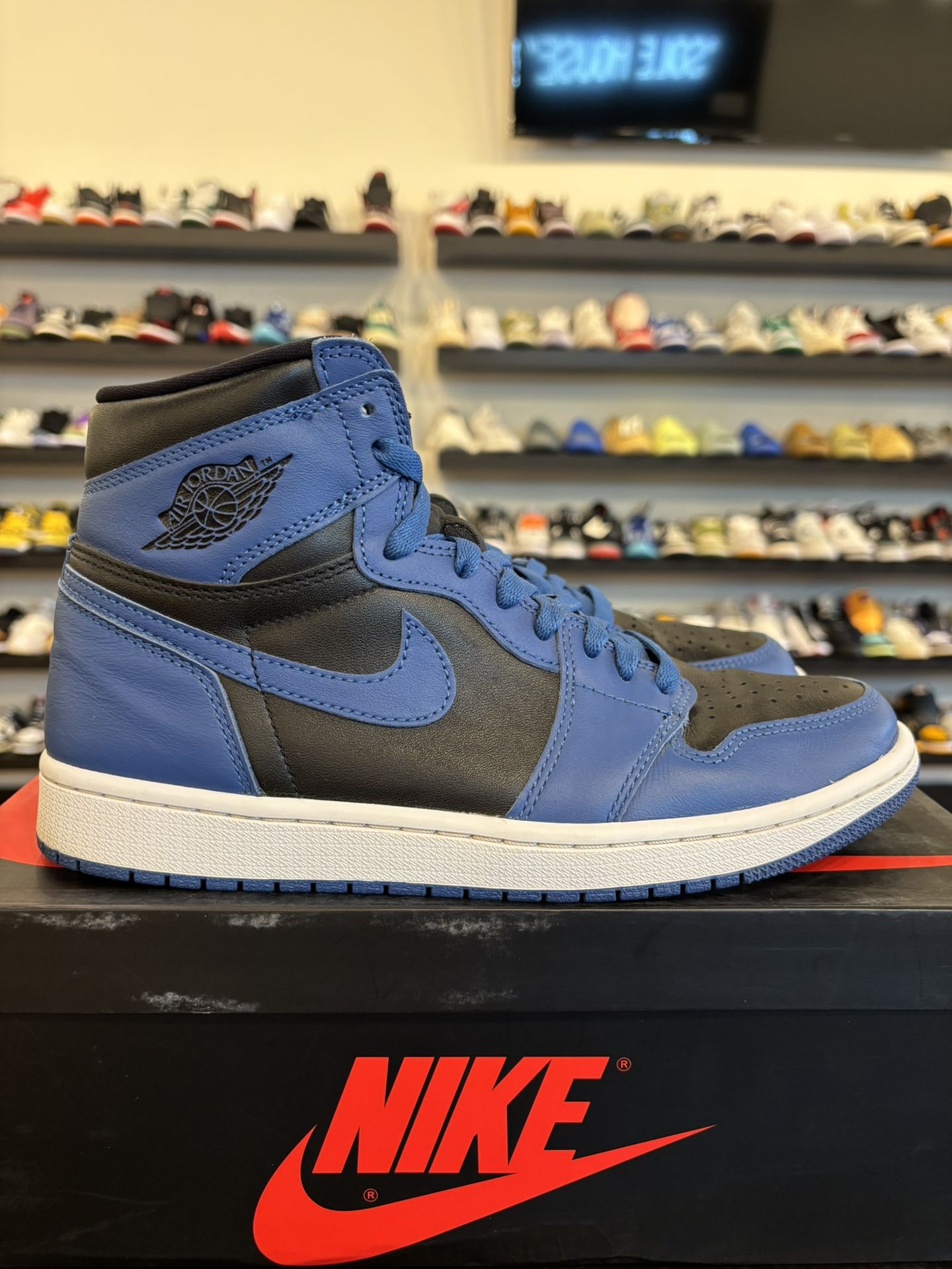 Jordan 1 Marina Blue Size 8.5 Pre-Owned