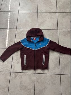 Reflective Nike tech burgundy and baby blue