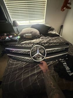 Mercedes  Grille