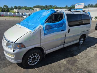 PARTING OUT - 1997 Toyota HiAce Regius RHD VAN OEM PARTS