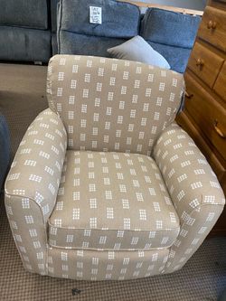 NICE  GLIDER ROCKER  LIVING ROOM CHAIR