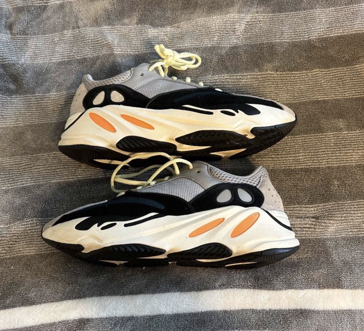 Yeezy Boost 700 - US 10 - Wave Runner w/ Box