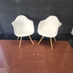 Set Of 2 White Modern Molded Plastic Armchair