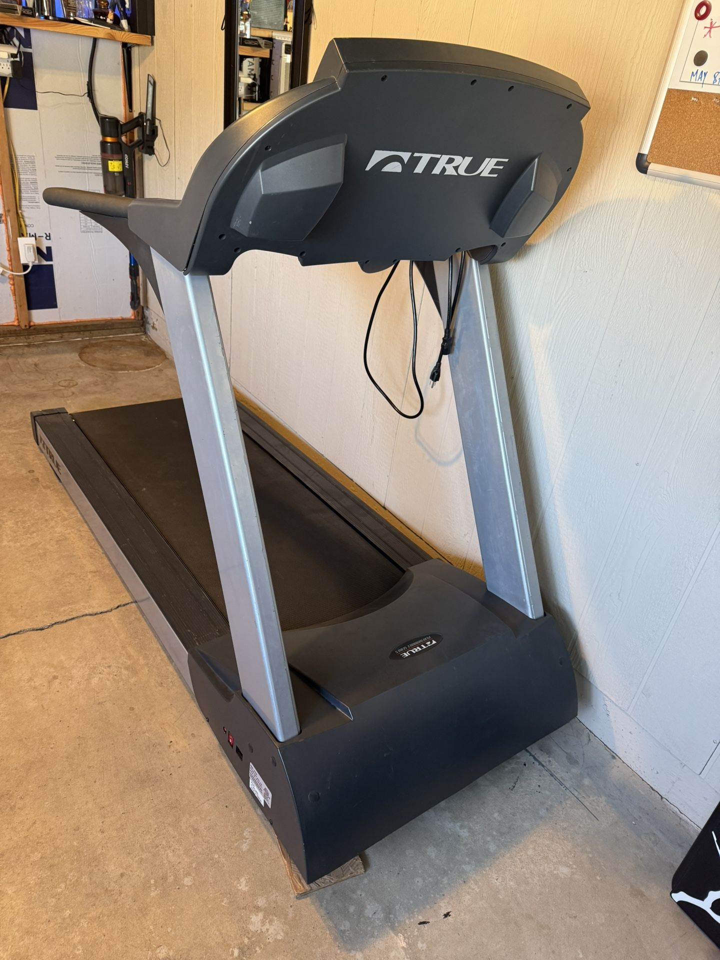 TREADMILL / TRUE PERFORMANCE SERIESi