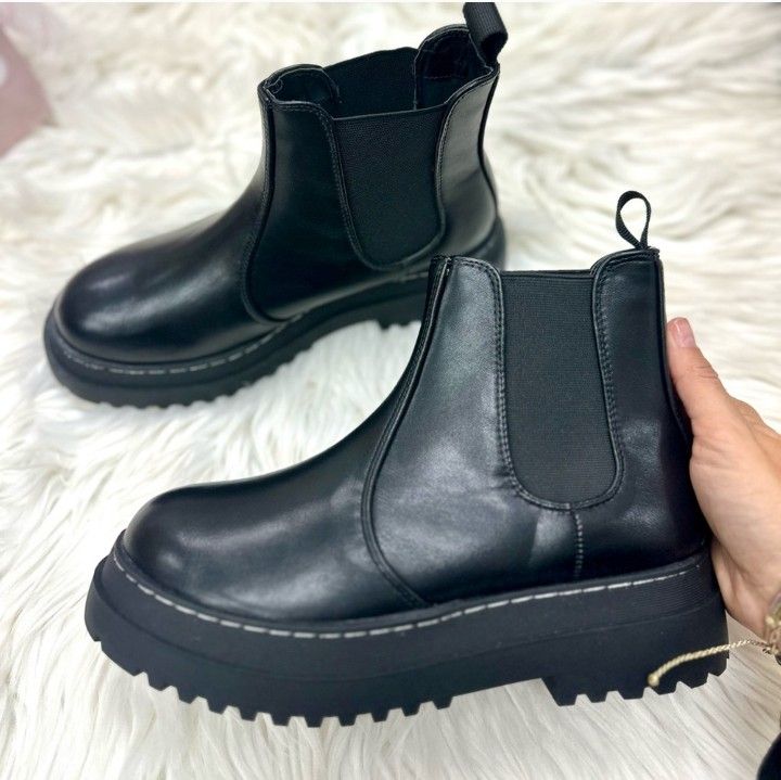 Black Chunky Chelsea Boots