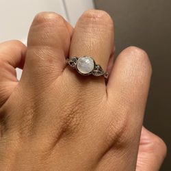 Sterling Silver Moonstone Ring 