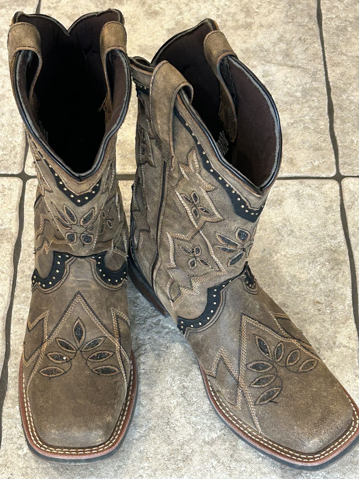 Laredo Ladies Black & Brown Cowboy Boots