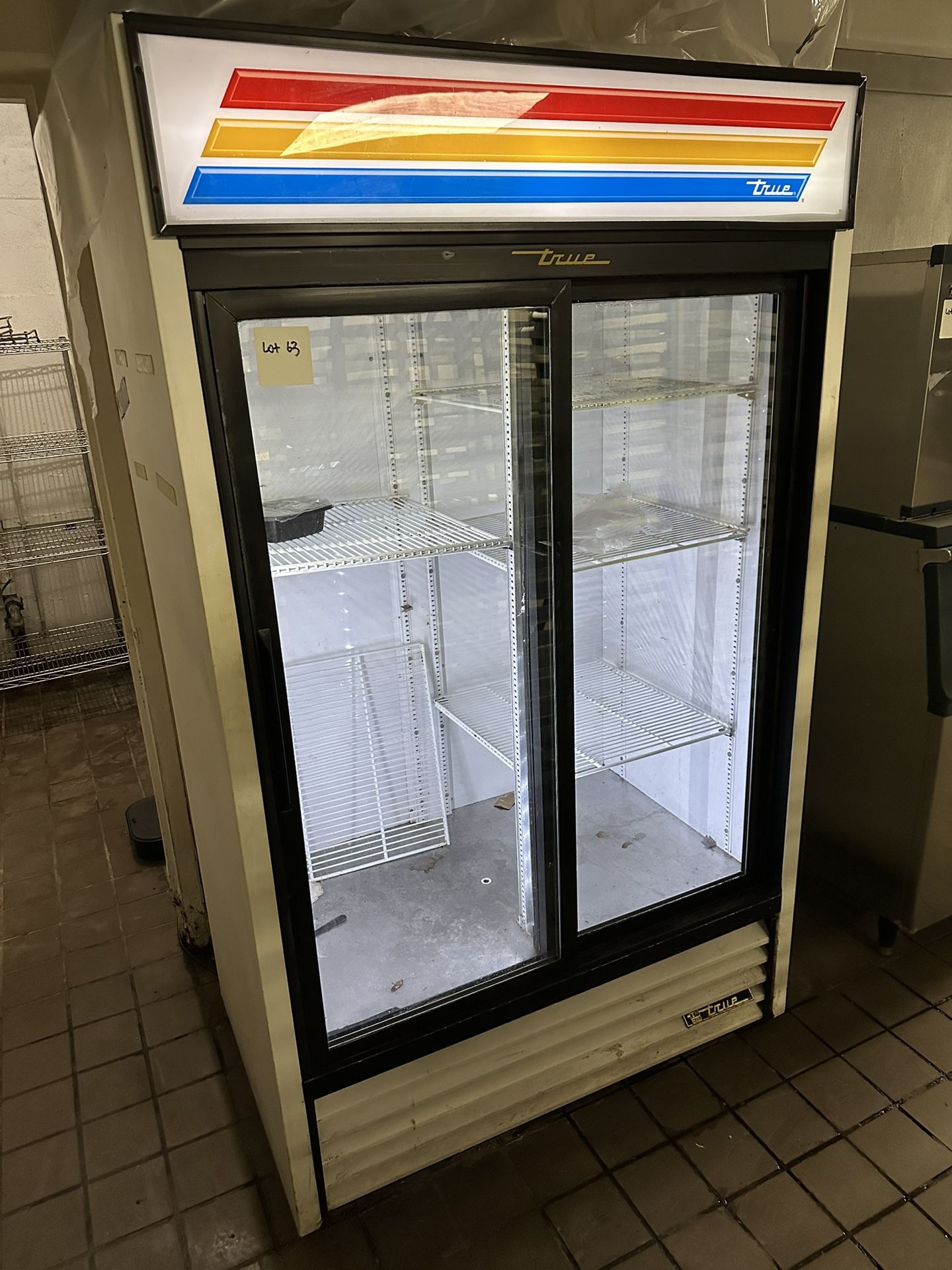 Lot 63 True GDM-41-LD 2dr. Slide Glass Display Refrigerator