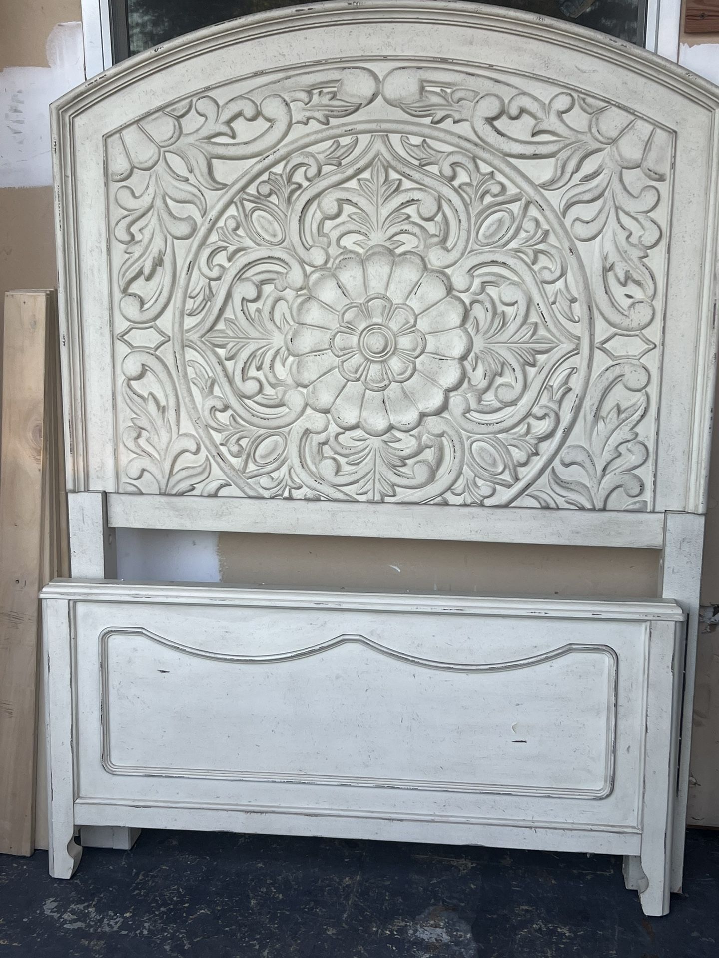 Twin Bed Headboard / Frame