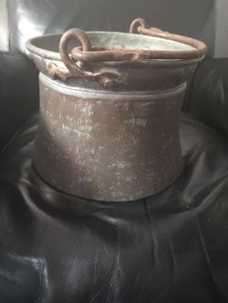 Vintage Metal Dovetail Cauldron Kettle