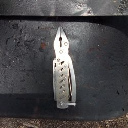Multitool Stainless Steel In Great Working Order 