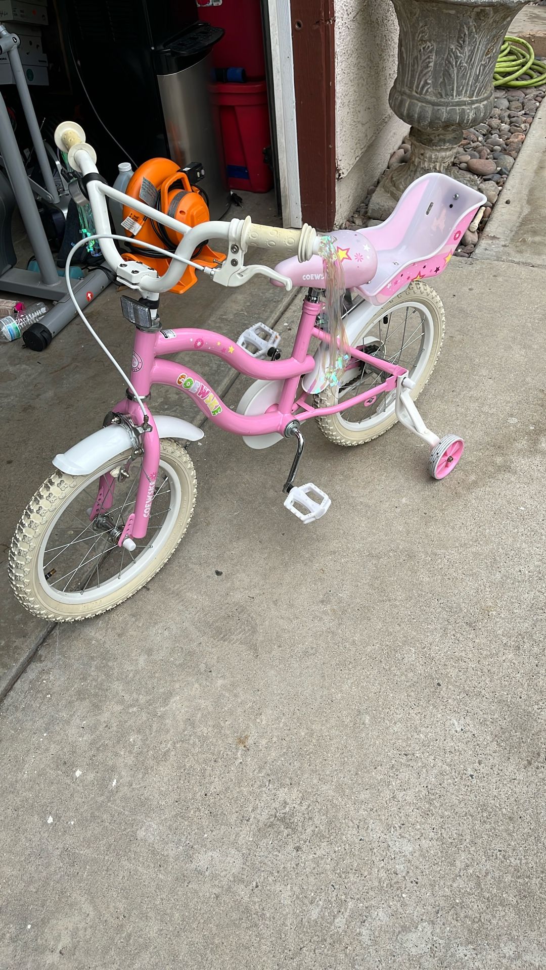 Girls Bike Like New.