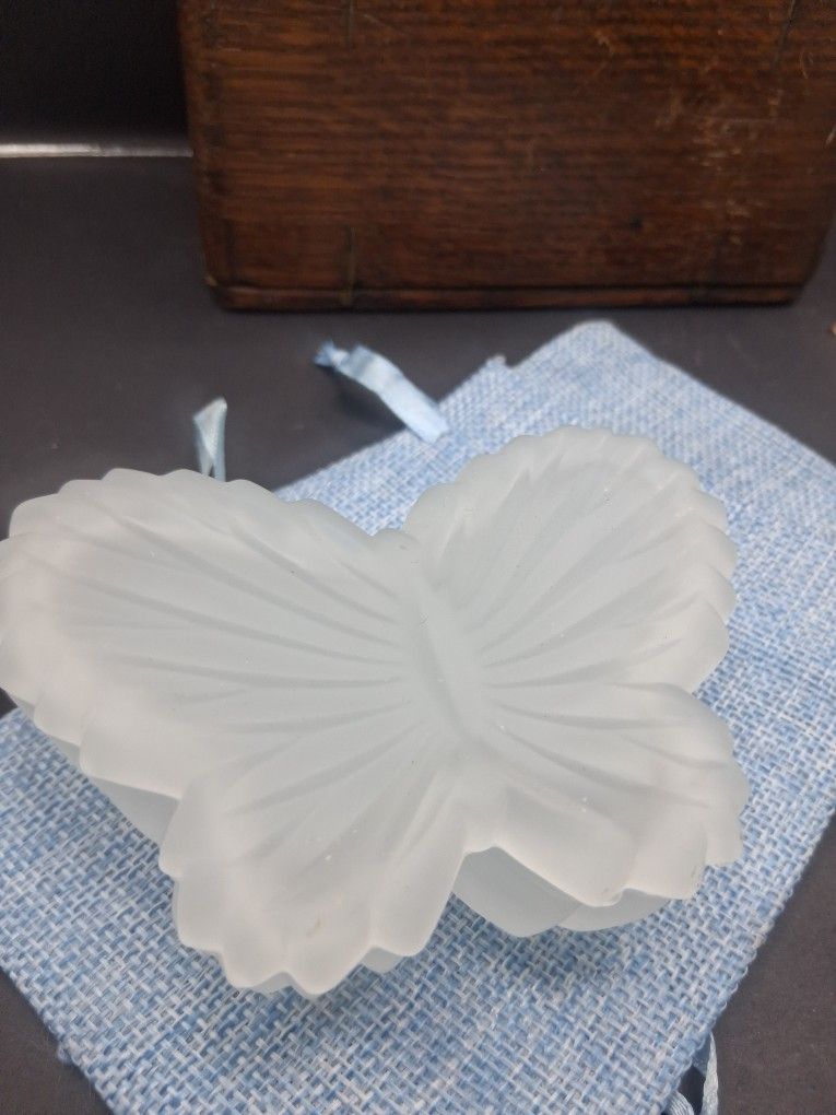 Vintage Frosted Butterfly Jewelry Box