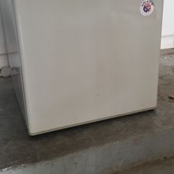 Mini Fridge/Freezer