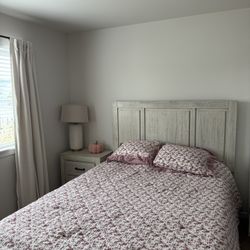 Queen Bed With Mattress 