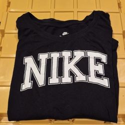 3x Womens Nike Shirt