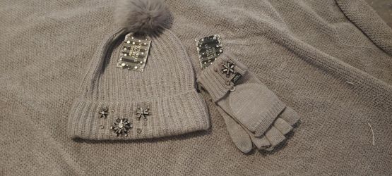 Victoria's Secret Knit Beanie and Gloves Set