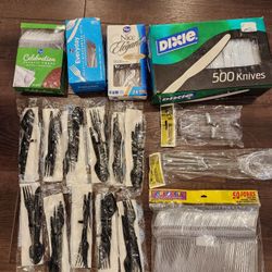 New unused disposable/single-use 116 folks 517 knives 20 spoons, 11 silverware set with napkins, 4 plastic tongs, salad serving set all for $10 