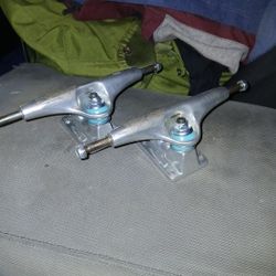 THUNDER T-2   149  Skateboard Trucks