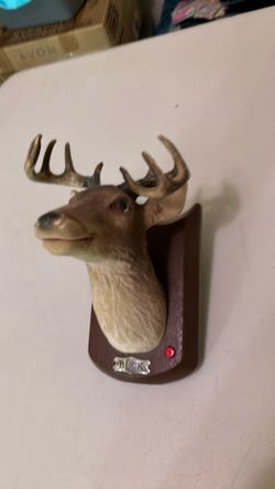 Singing 🎶 Buck