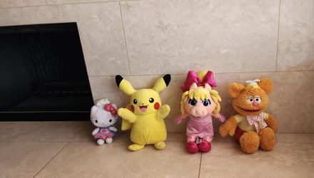 Disney Muppets Miss Piggy, Fozzie Bear, Pikachu, hello kitty plush