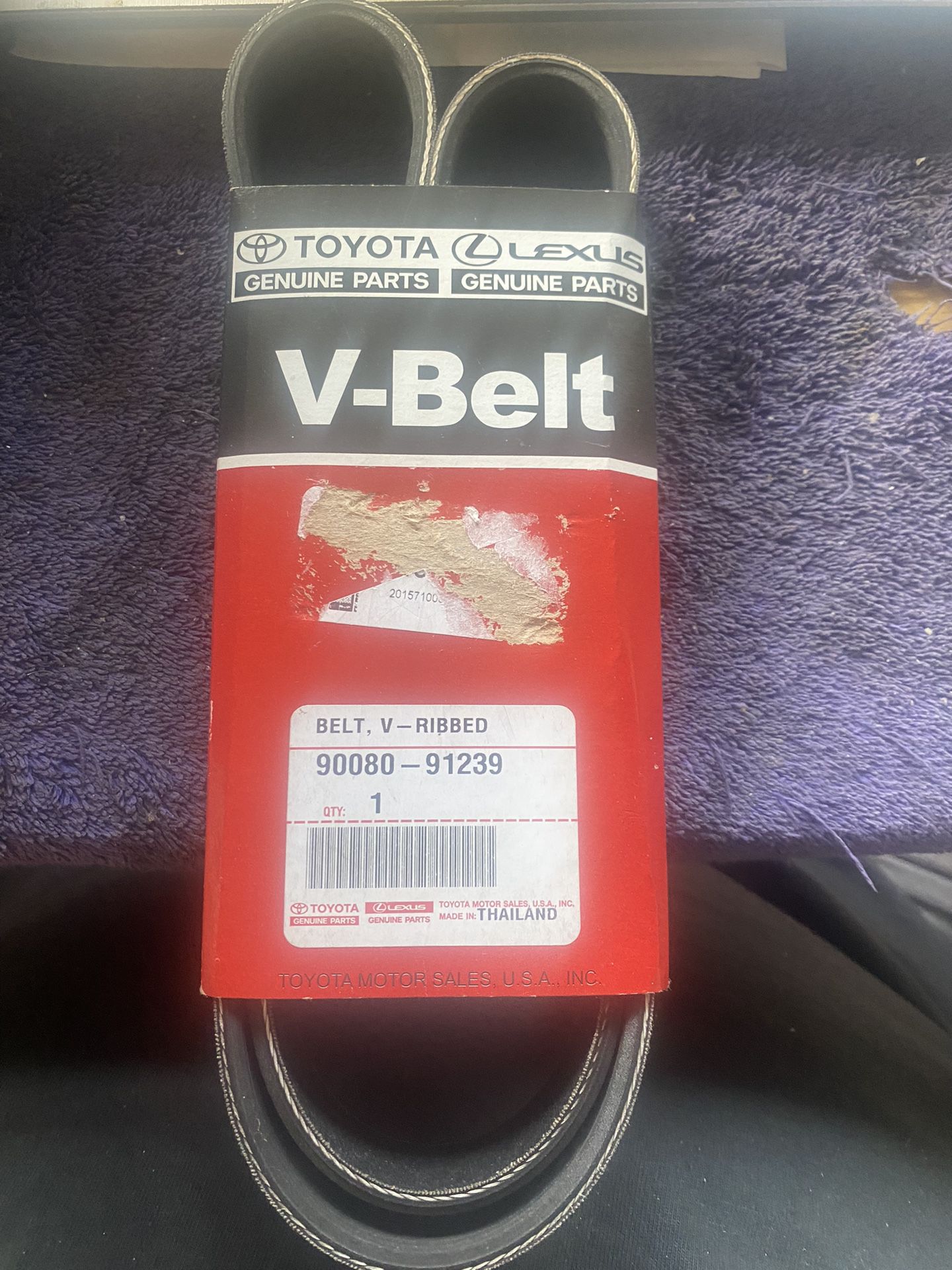 Genuine Toyota V-Belt V-Ribbed Serpentine Belt, Black, 90080-91239