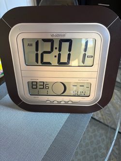 La Crosse Technology Digital Atomic Clock