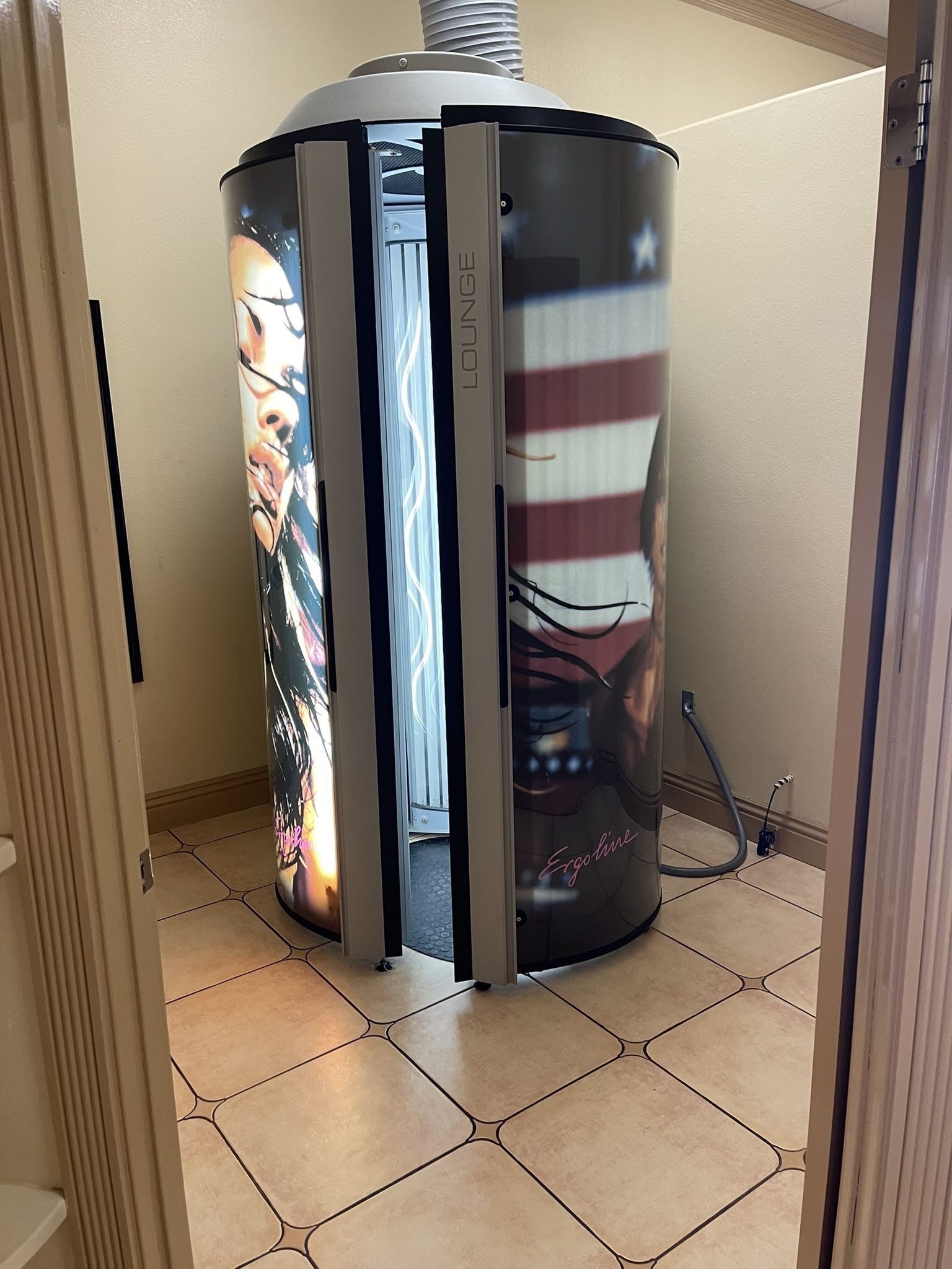 Tanning Bed / Stand Up For Sale