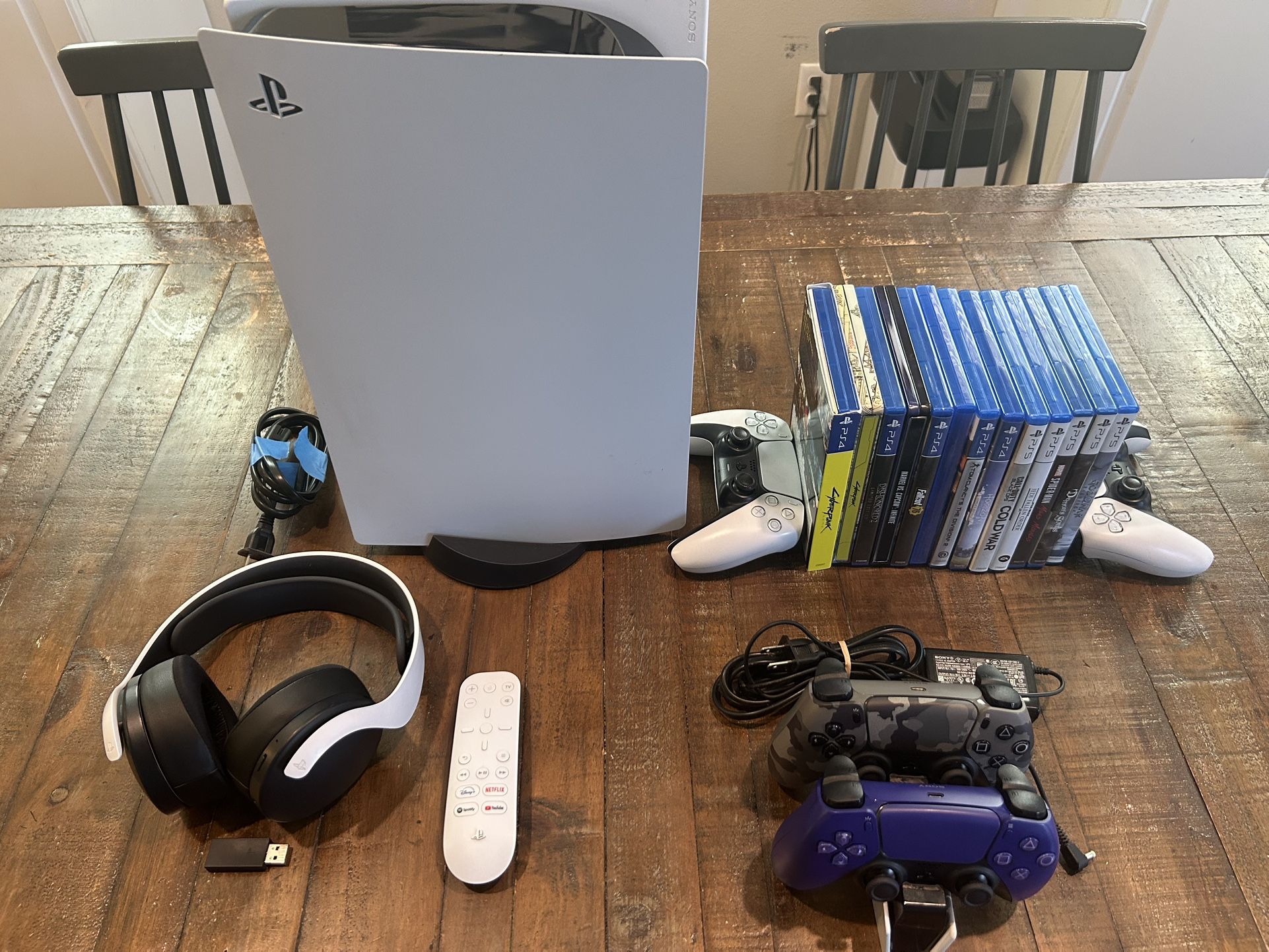 PS5 Disc Edition, Controllers and Accessories